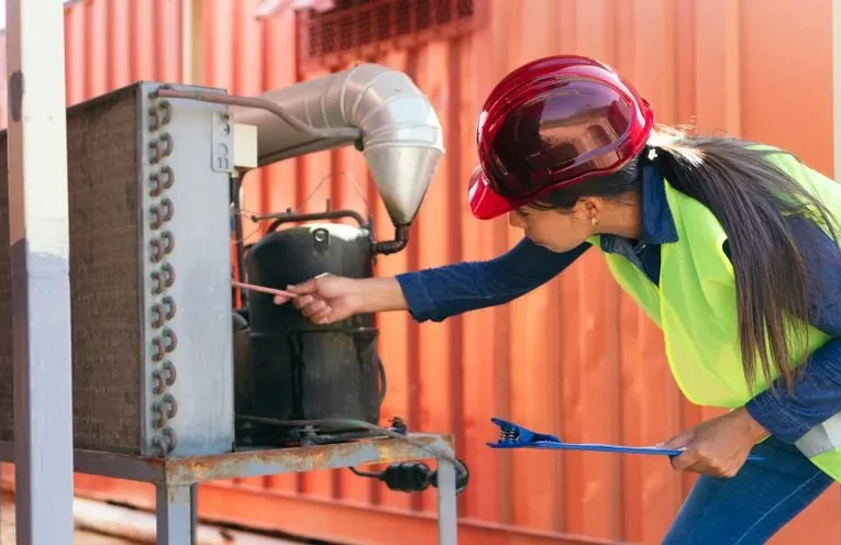 Técnicos Daikin Sevilla Reparación Centralizados Daikin Sevilla